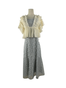 チュールトップス×レースキャミドレス