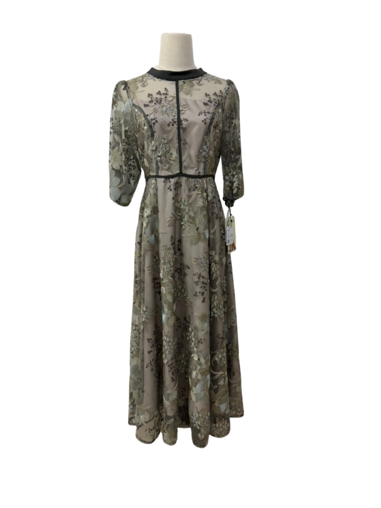 フラワーエンブロイダリードレス