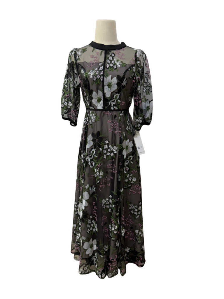 フラワーエンブロイダリードレス